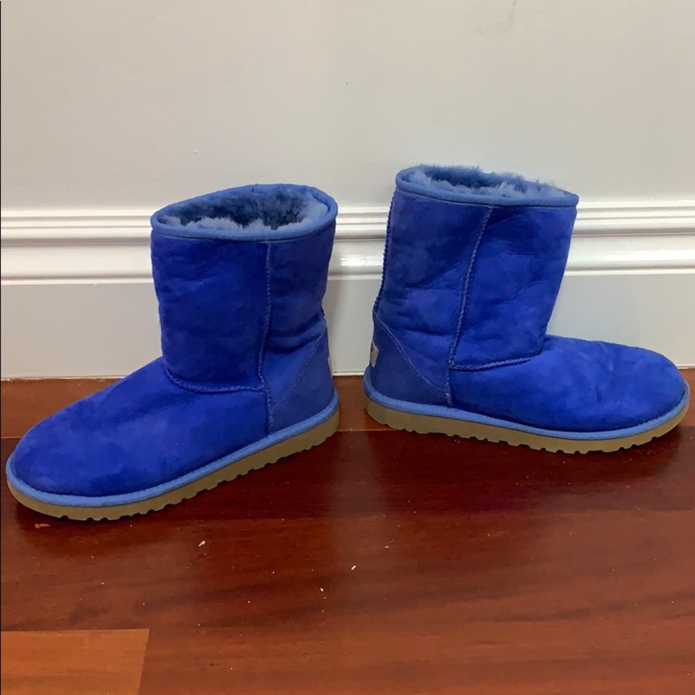 Uggs - image 1